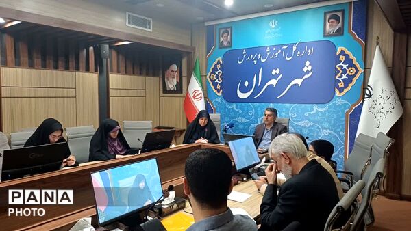 تقدیر از دانش‌آموزخبرنگاران، نمایندگان مجلس و مجامع دانش‌آموزی در نشست گفت‌وگوی بین‌نسلی تهران
