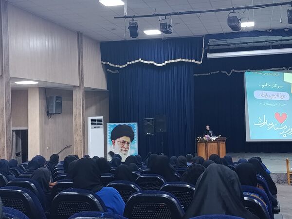 جشن میلاد حضرت زینب(س) و روز پرستار در سالن ارشاد حاجی‌آباد