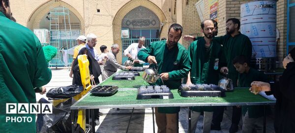 فعالیت چایخانه حضرت زهرا (س) در مسجد جامع 
