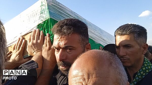 تشییع و تدفین شهید مصطفی حسینی در روستای سید آباد 