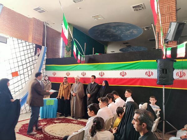 برگزاری جشن اتمام حفظ کل قرآن واعطای مدرک قرآنی به دانش آموزان