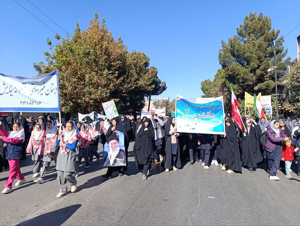راهپیمایی ۱۳ آبان و روز دانش آموز در نیشابور 