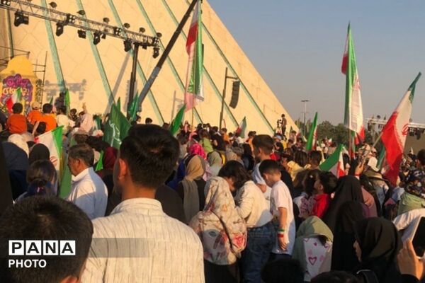 شور غدیر در میدان آزادی؛ پایتخت غرق در جشن ولایت