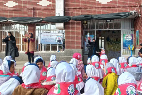 یادواره شهید حاج قاسم سلیمانی در مدرسه ۲۲بهمن دوره اول شهرستان آباده