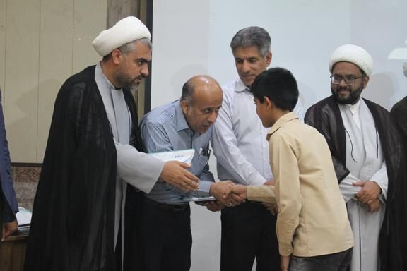 آیین اختتامیه مسابقات استانی قرآن، عترت و نماز در بندرعباس