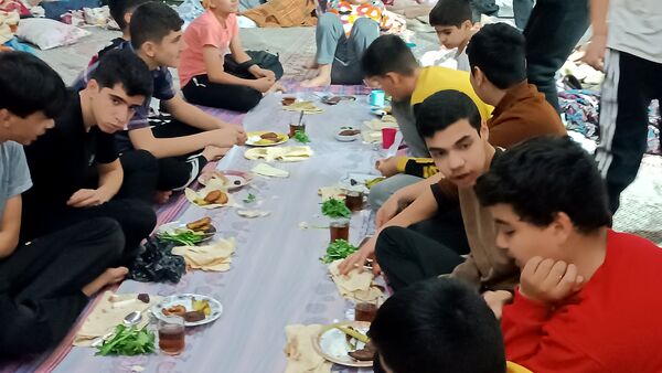 افطاری دومین روز اعتکاف دانش آموزی «سه روز در بهشت»