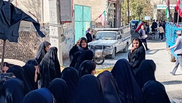 ۱۳ آبان؛ روایت ایستادگی نسل‌ها در مارکده