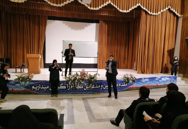 نشست کارشناسان سازمان دانش‌آموزی و دانش‌آموز خبرنگاران در سازمان دانش‌آموزی استان چهارمحال‌وبختیاری