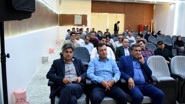 تجلیل از کارمندان بیمارستان شهدا لردگان در هفته‌ دولت