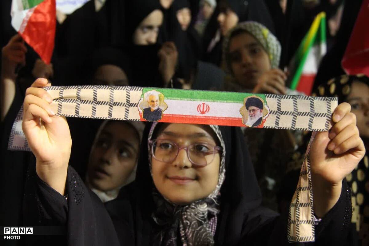 یادبود شهیده دانش آموز تیارا صادقی در پایگاه انقلاب یزد