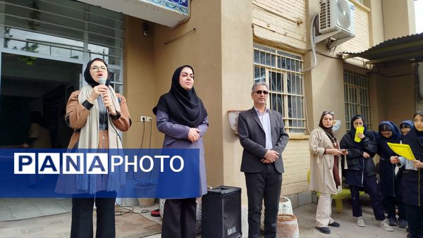 تقدیر از دانش‌آموزان برتر دبیرستان پیرایش نیشابور