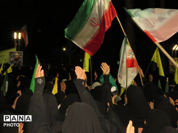 رژه دختران جان فدا همزمان با سراسر کشور در شهرستان خلیل آباد 