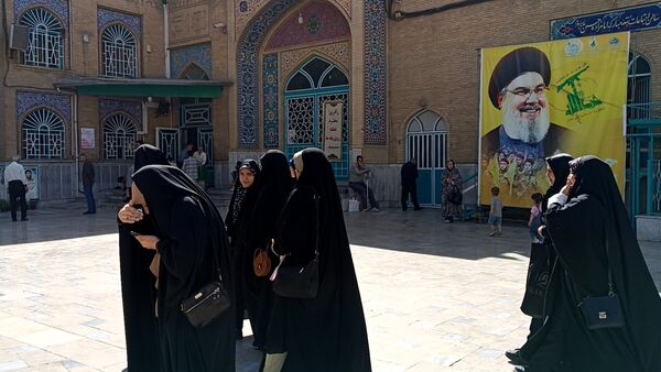 حضور دانش آموزان دبیرستان سردار شهید قاسم سلیمانی ناحیه ۴ کرج در نماز جمعه