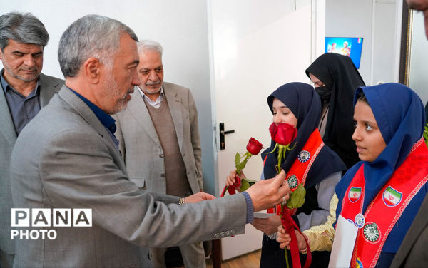 بازدید مدیرکل آموزش و پرورش خراسان رضوی از حوزه معاونت پرورشی و فرهنگی 