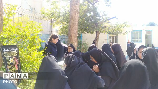 عطر و بوی دهه فاطمیه در دبیرستان فرهیختگان 