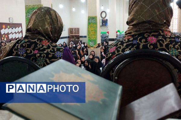 دبیرستان صدیقه طاهره غرقِ در شور فاطمی