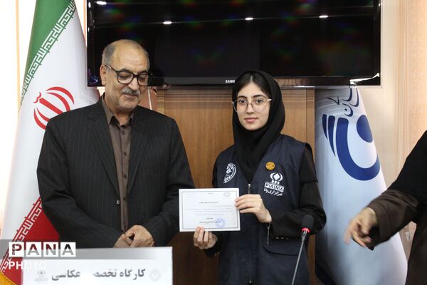 برگزاری کارگاه آموزش عکاسی با موبایل ویژه خبرنگاران پانا در صداوسیمای خراسان شمالی