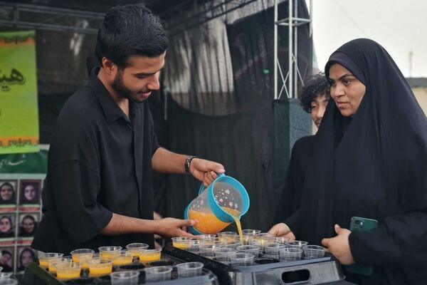 موکب سازمان دانش‌آموزی حاجی‌آباد؛ میعادگاهِ خدمت به جاماندگانِ اربعین