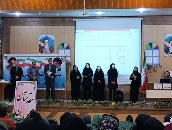 برگزاری جلسه انجمن اولیاء و مربیان دبیرستان نمونه دولتی پژوهش در آشخانه