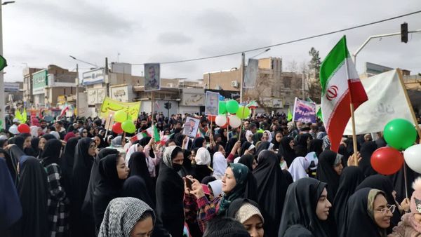  مشقِ اقتدارِ دخترانِ سرخسی در مطلعِ فجرِ ۴۷