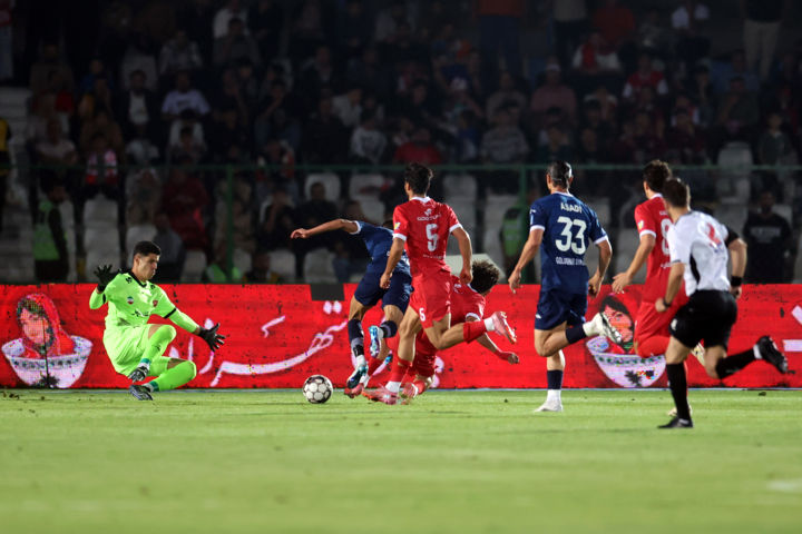 داداش زاده پرسپولیس تیمی بزرگ با قلبی بیمار است؛ بازیکنان از هاشمیان حساب نمی برند