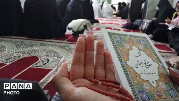 مردم دزک در شب قدر در مسجد امام حسین (ع) به نیایش و عبادت پرداختند