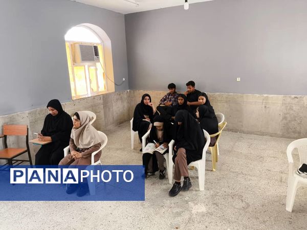 نمایش خلاقیت و استعداد نوجوانان 