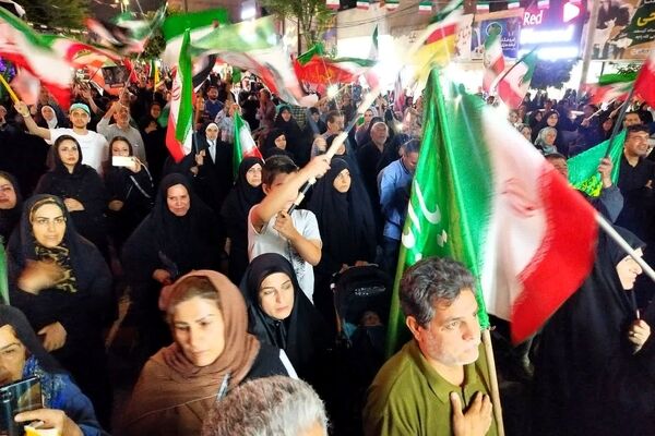 هشتاد و چهارمین اجتماع مردمی با رژه کالسکه‌سواران فردیسی