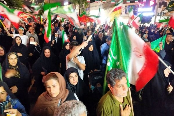 هشتاد و چهارمین اجتماع مردمی با رژه کالسکه‌سواران فردیسی