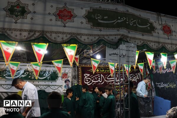 مردم، همچنان پای کار ایران