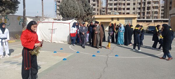 همایش بزرگ یاوران انقلاب در آموزشگاه دخترانه جنت ملارد 