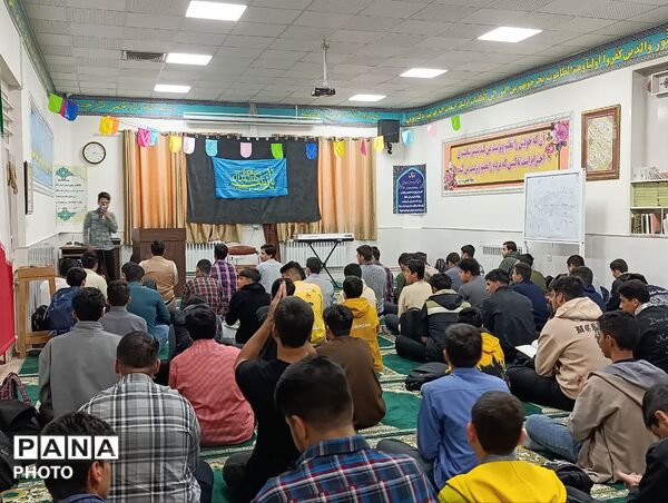 مراسم قرائت دعای توسل و جشن ولادت حضرت زینب(س) در دبیرستان شاهد مالک اشتر 