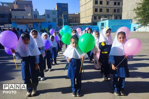 جشن شکوفه‌ها در مدارس هدی و شهید معظم شهرستان قدس با یاد دانش آموزان میناب 