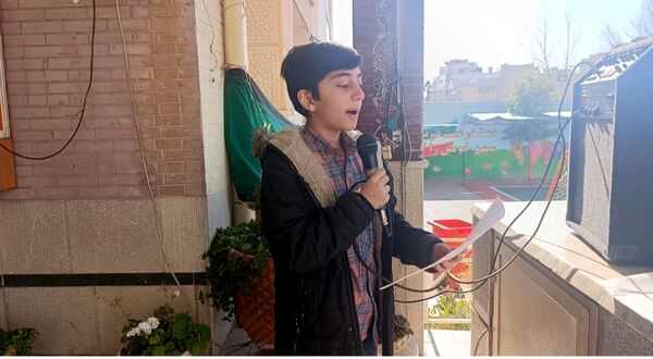  نواختن زنگ انقلاب در دبستان حضرت ابوالفضل(ع)2