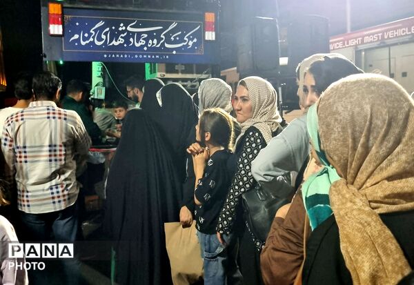 شهر در مسیر غدیر؛ موج شادی در مهمانی ۱۰ کیلومتری