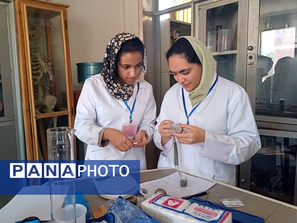 بیست و سومین دوره مسابقات آزمایشگاهی علمی مدارس در پژوهشسرای دکتر چمران شهرستان برخوار 