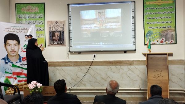 جلسه انجمن اولیان و مربیان در دبیرستان شهید محمد آسوده شهرستان خلیل آباد