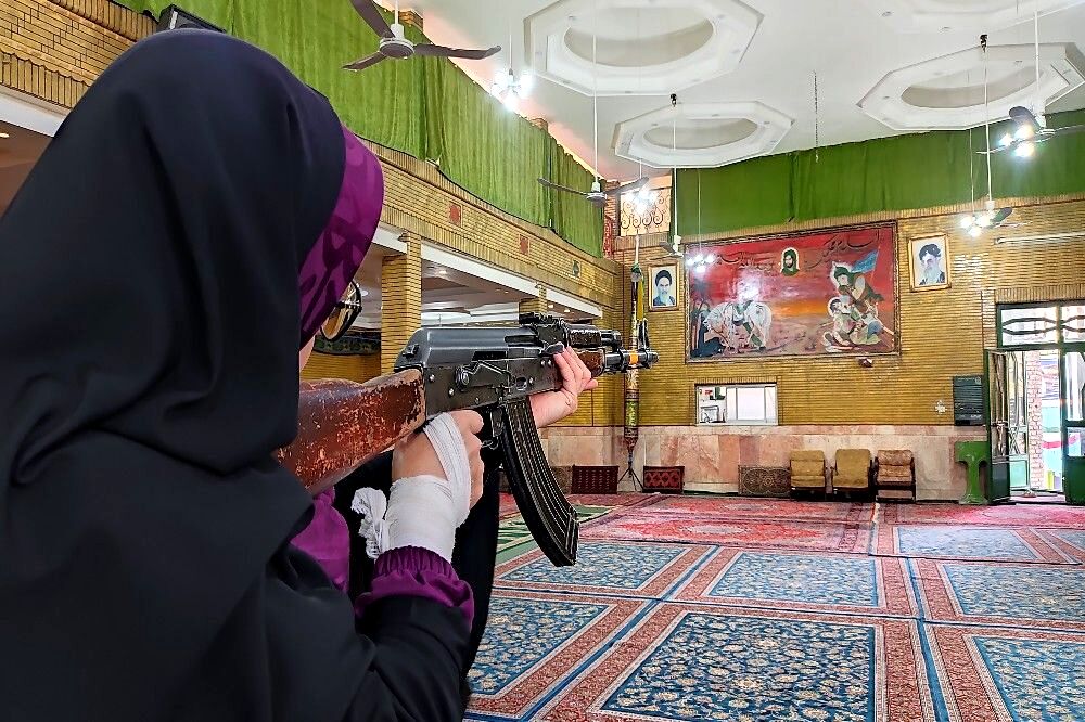 کارگاه آموزش اسلحه شناسی ویژه خواهران در شهر بار