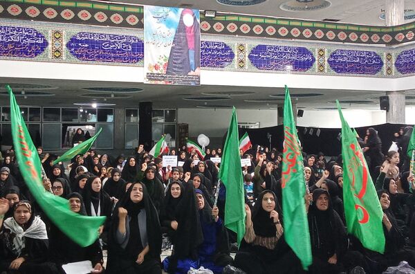 همایش مدافعان حریم خانواده در لردگان 