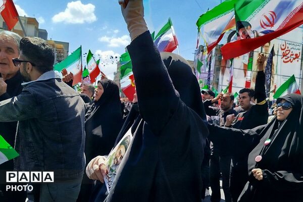 حضور اقشار مختلف مردم تهران در اربعین رهبر شهید انقلاب اسلامی 