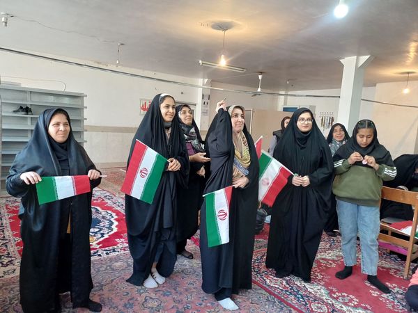 پیاده‌روی و بازی‌های محلی اعضای پایگاه پنج تن 