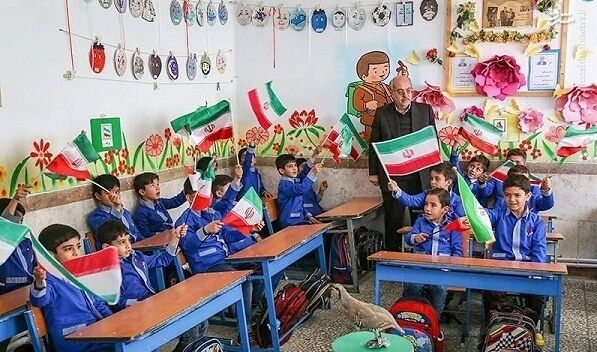 کلاس‌های آمادگی برای دانش‌آموزان پایه اول نقش بسیار مهمی در ورود به محیط مدرسه دارند
