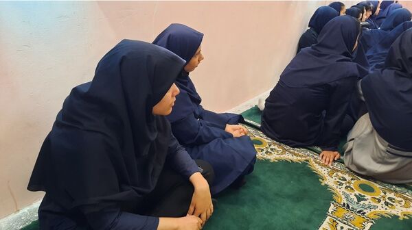 اولین جلسه حجاب و عفاف در دبیرستان فرهنگیان ناحیه۷ مشهد 