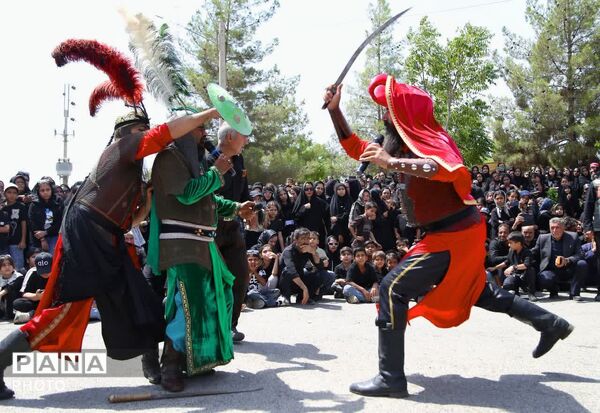 روایتی از غربت ساقی در میدان تعزیه‌ی فدافن
