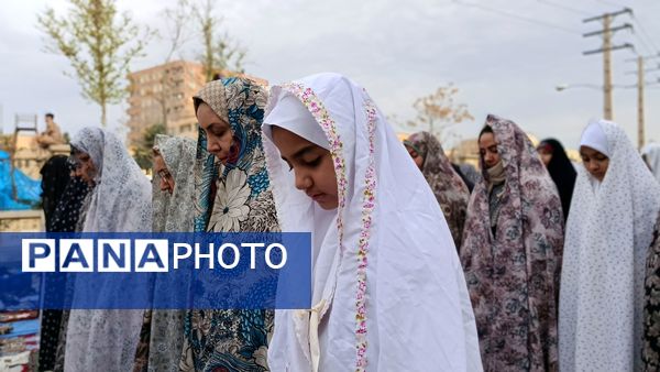 تجلی وحدت و همدلی در صفوف نماز عید فطر ملارد