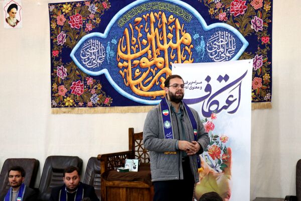 بازدید قائم مقام سازمان دانش‌آموزی از معتکفین در مشهد مقدس