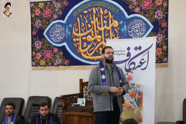 بازدید قائم مقام سازمان دانش‌آموزی از معتکفین در مشهد مقدس