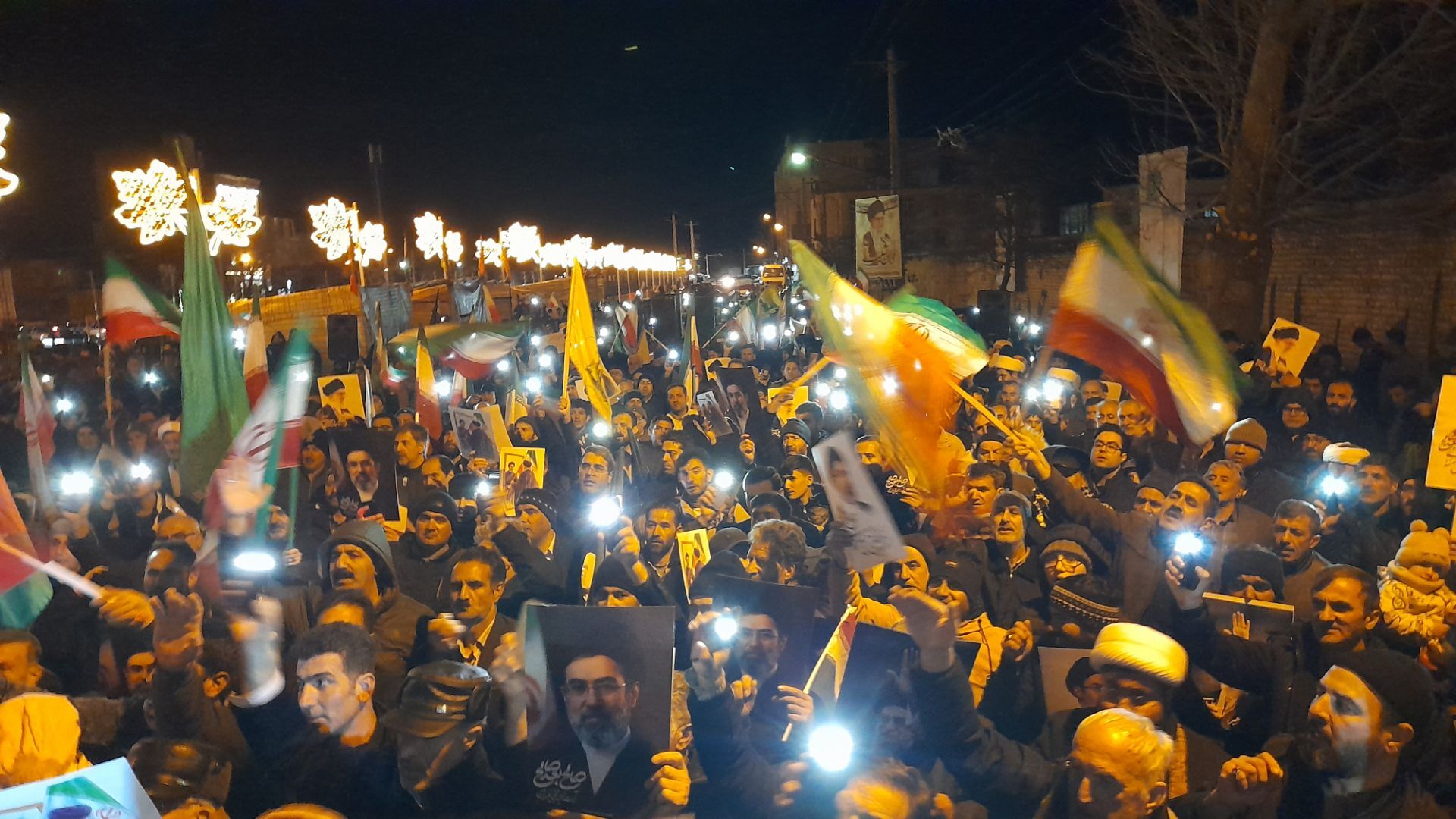 تجمع شبانه مردم سراب 