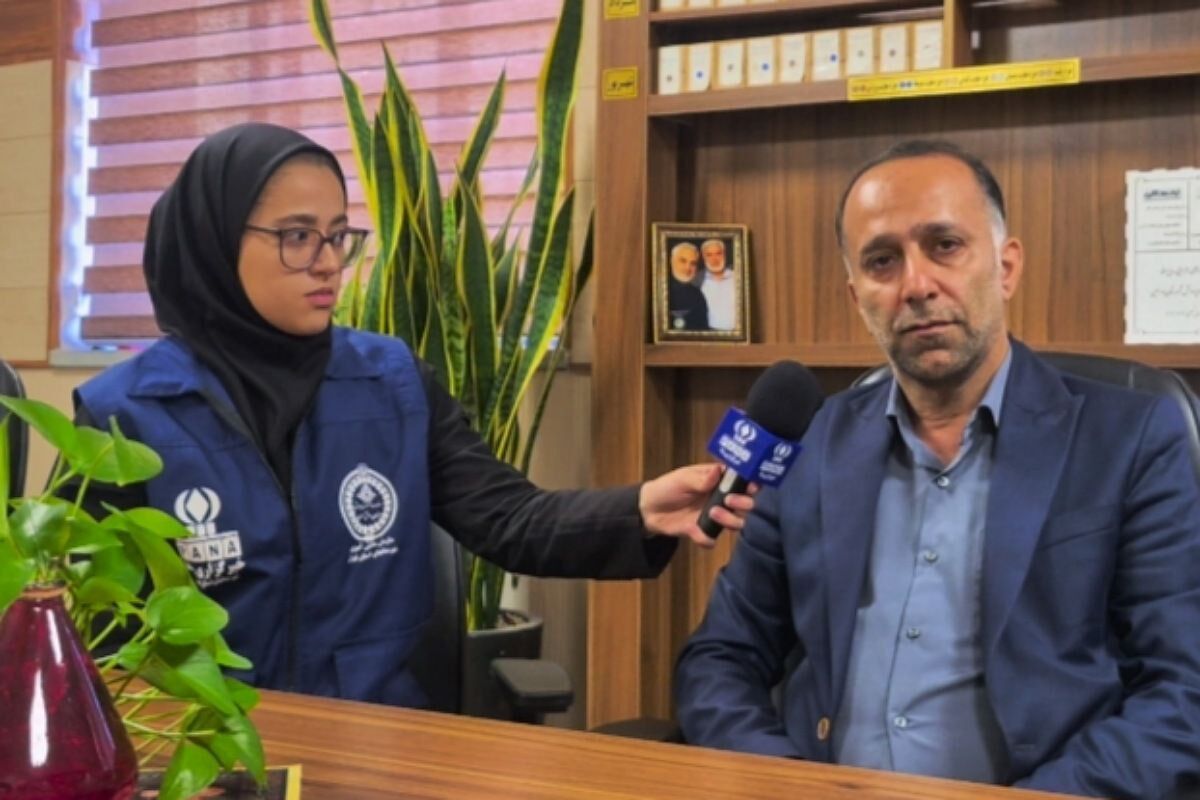 حضور پرشور بیش از پنج هزار دانش‌آموز ورامینی در راهپیمایی ۱۳ آبان