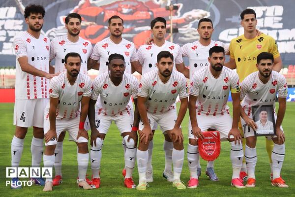 پیروزی یک بر صفر تراکتور در دیدار حساس مقابل پرسپولیس در تبریز